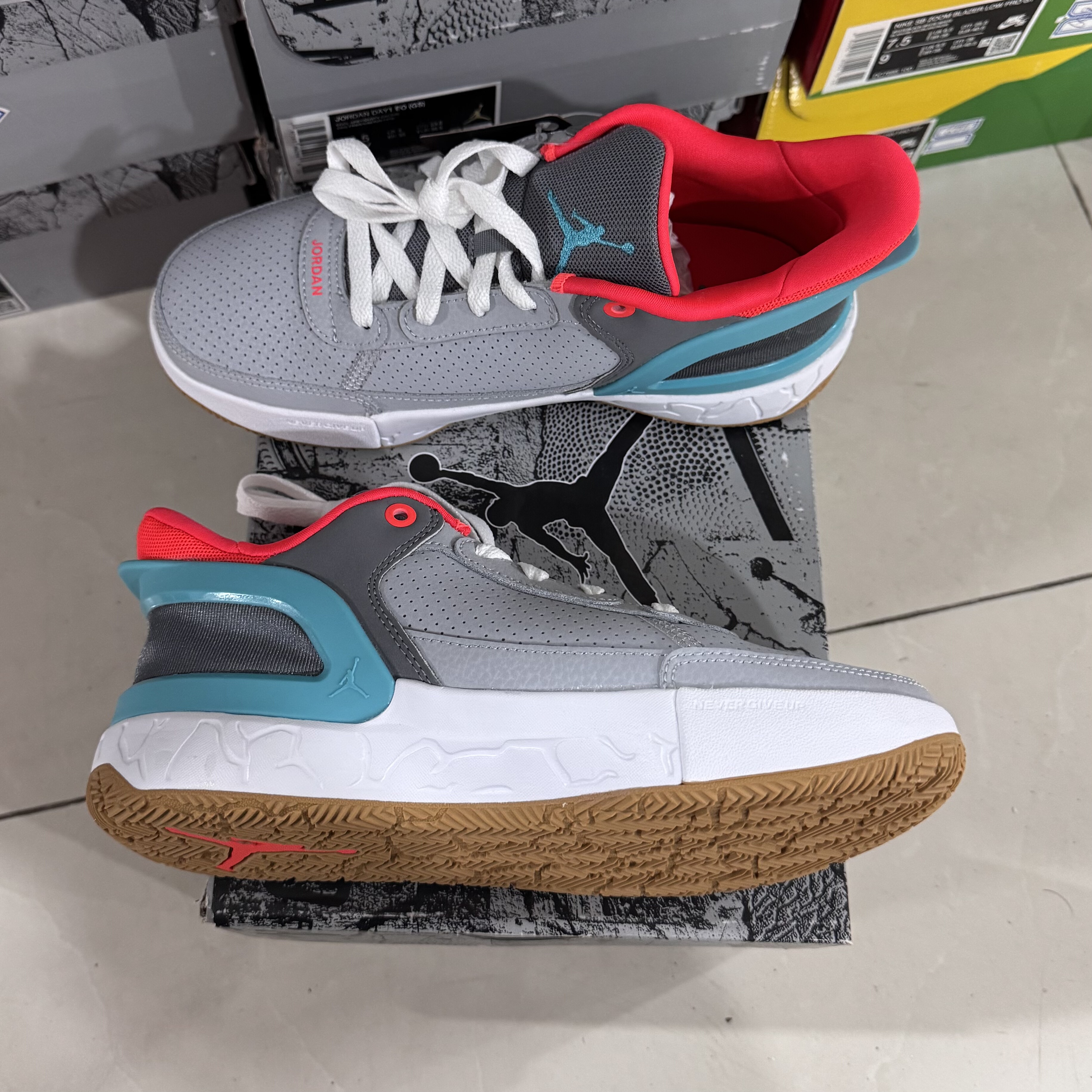 Jordan Day1 EasyOn 缓震透气 防滑耐磨 舒适篮球鞋FQ1306-002,淘宝优惠券,粉丝福利购,淘宝优惠卷