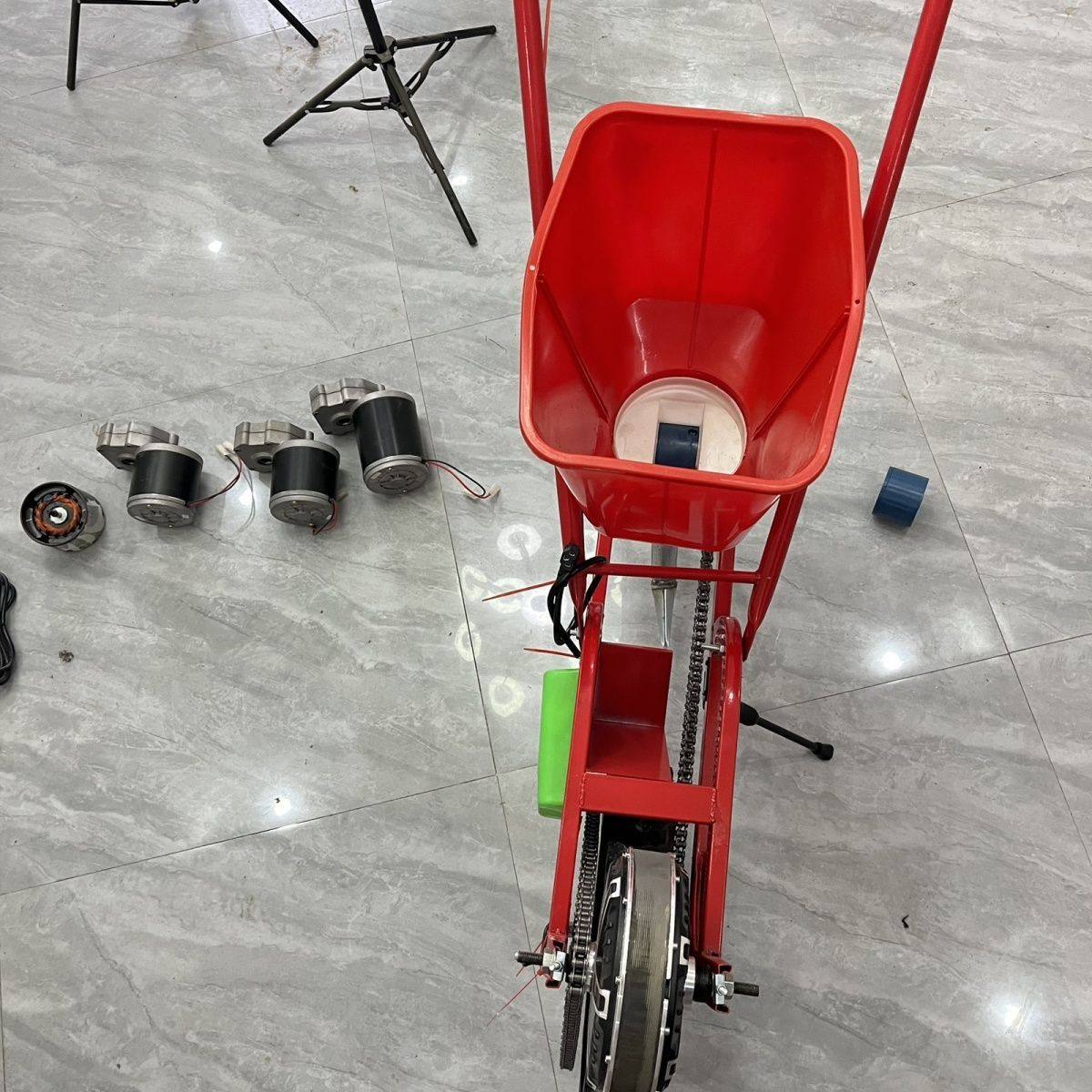 锂电池电动播种机锄草耘地开沟施肥多功能一体机新款撒肥机化肥楼,淘宝优惠券,粉丝福利购,淘宝优惠卷