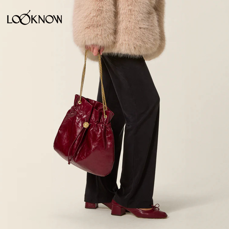 Rouje X LOOKNOW设计师品牌2025年冬季新款链条单肩包红色新年,淘宝优惠券,粉丝福利购,淘宝优惠卷