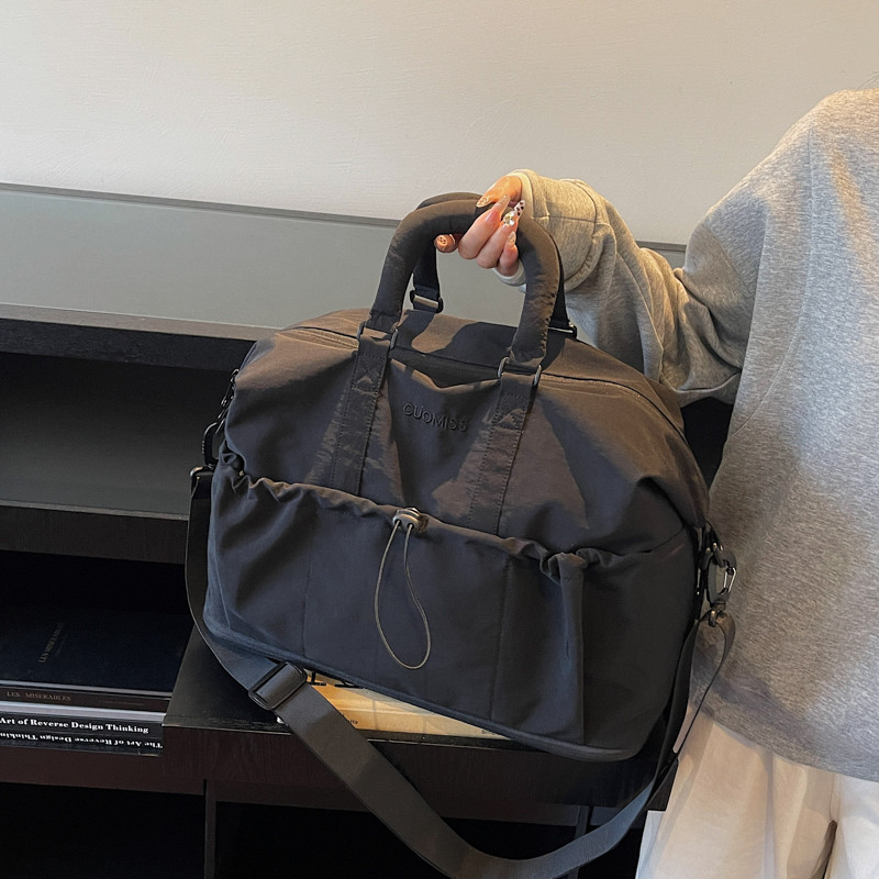 2026 maternity bag storage bag that can be worn cross-body and can be put on the trolley