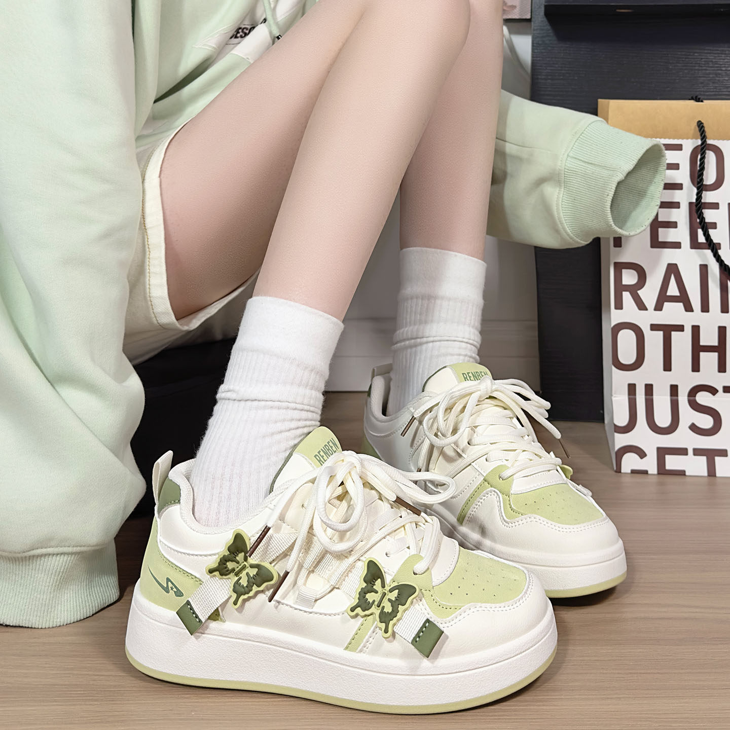 人本抹茶绿蝴蝶小白鞋女2025新款爆款时尚百搭休闲鞋厚底韩版板鞋,淘宝优惠券,粉丝福利购,淘宝优惠卷