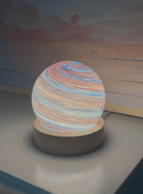 “宇宙级美好赋给你”浪漫小夜灯