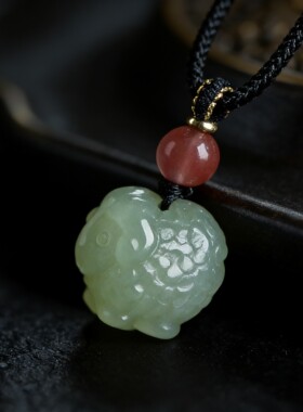 正品天然和田玉生肖六合吊坠