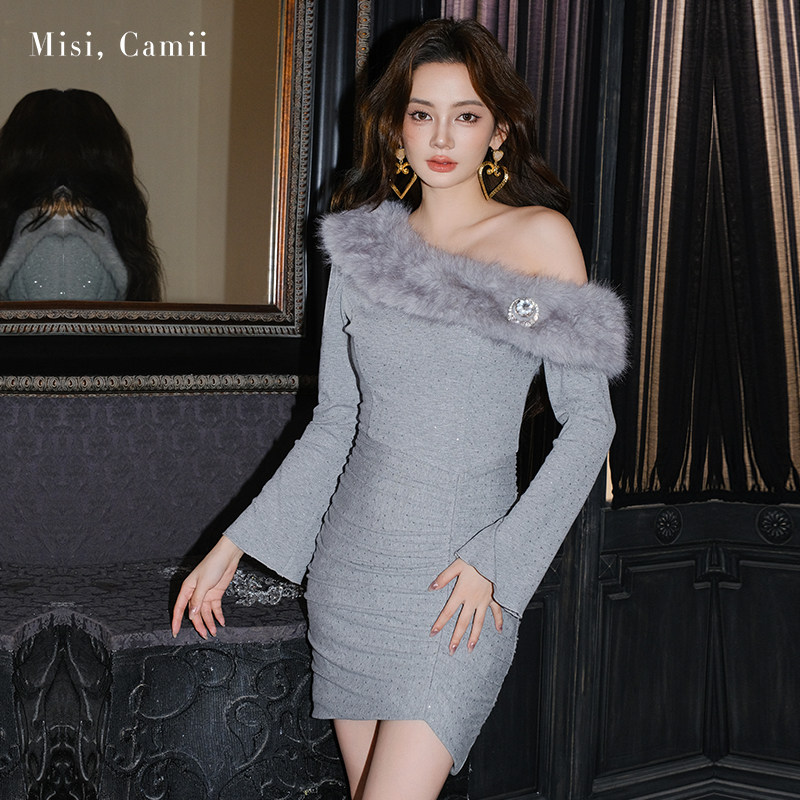 Misi.Camii2025秋冬新款女装斜肩毛领烫银连衣裙名媛气质显瘦时尚