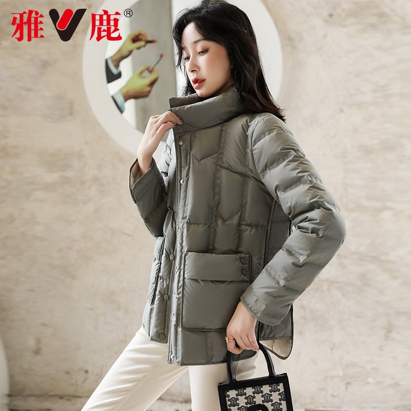 雅鹿轻薄款羽绒服女白色 年冬新款时尚休闲白鸭绒立领轻便外套 2021 雅鹿轻薄款羽绒服女白色 年冬新款时尚休闲白鸭绒立领轻便外套 2021