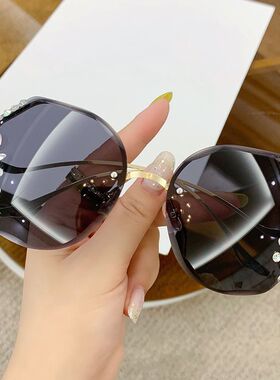 2023新款镶钻太阳镜女高级感时尚墨镜防紫外线眼镜个性街拍遮阳镜
