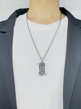 嘻哈潮男钛钢骷髅王扑克牌K项链