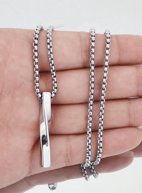 轻奢小众镜面扭曲螺旋钛钢吊坠