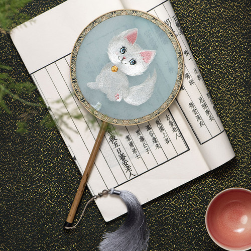筛月苏州小尺寸扇汉服古风儿童小扇子团扇苏绣扇子真丝跳舞扇子 - 图0