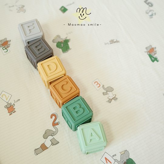 Moover has no pores and is easy to clean silicone soft building blocks