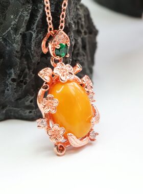 天然琥珀老蜜蜡吊坠满蜜满蜡蛋面项链女士复古民族风饰品节日礼物