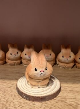 木雕兔子纯手工雕刻可爱治愈系桌面装饰摆件送朋友礼物新款工艺品