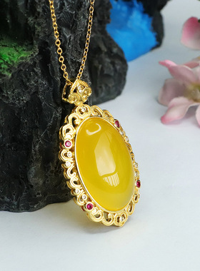 冰种鸡油黄玉髓吊坠鸽子蛋玛瑙项链女士款礼品气质简约大气饰品