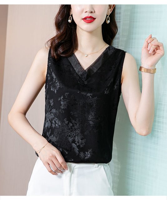 Chen Yun clothing satin V-neck bottoming vest women wear loose suspenders suit inside mother summer dress sleeveless T