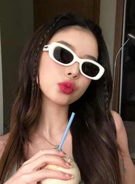 欧美白色小框太阳镜女潮网红同款显脸小防紫外线美式复古墨镜ins