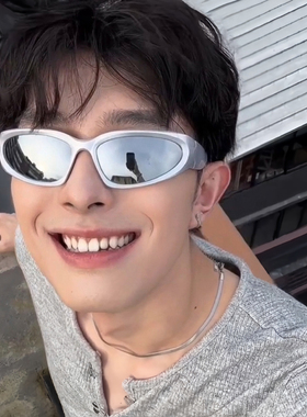 李明德同款赛博朋克墨镜男登山防风骑行眼镜Y2K超酷未来感太阳镜