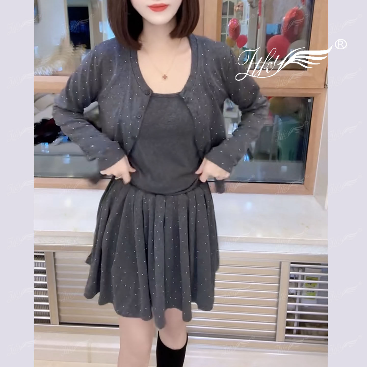 2025早秋新款时髦内搭吊带百褶高腰短裙开衫外套优雅减龄三件套女,淘宝优惠券,粉丝福利购,淘宝优惠卷