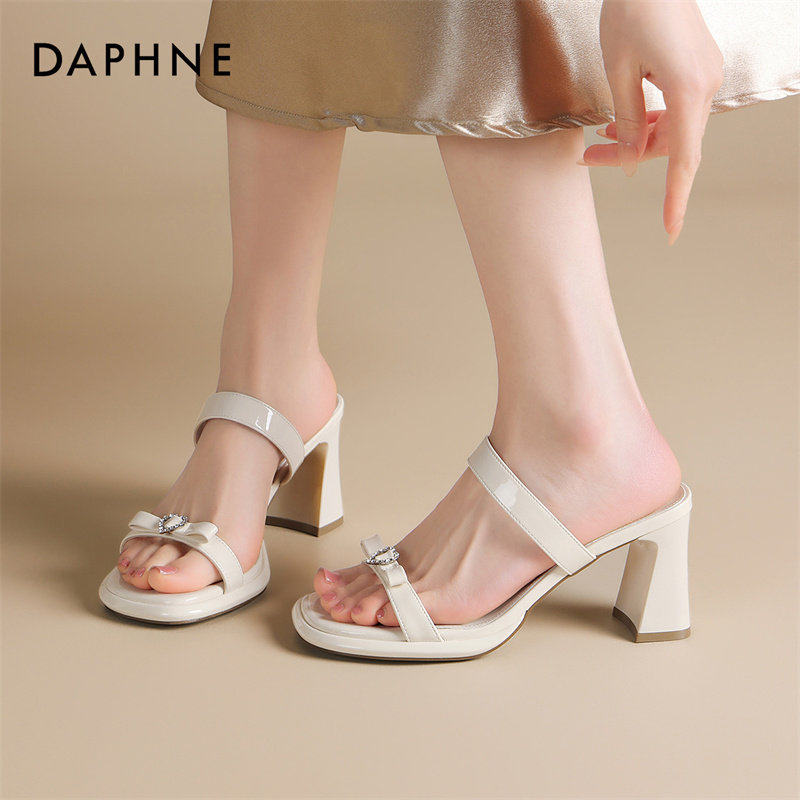 达芙妮女夏季时装凉鞋时尚休闲单鞋气质百搭中跟粗跟鞋子优雅凉鞋