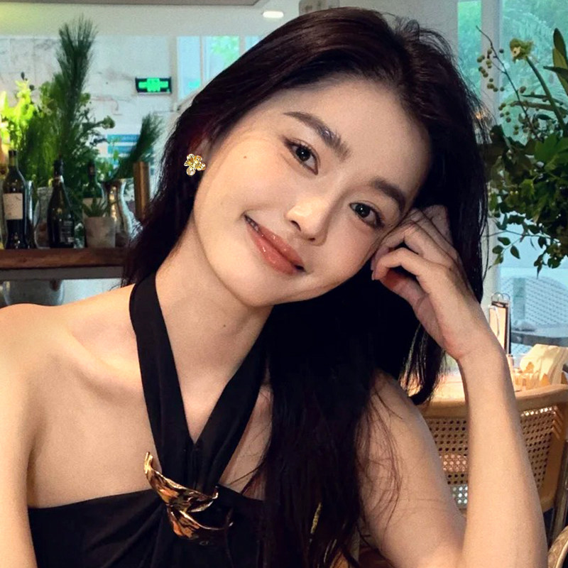 小众精致猫眼花朵蚊香盘耳夹无耳洞女新款耳环轻奢高级感绝美耳饰,淘宝优惠券,粉丝福利购,淘宝优惠卷