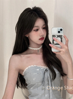 白色镂空蕾丝十字架项链