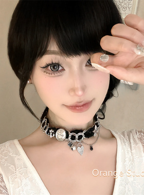 复古美拉德黑色毛绒爱心项圈