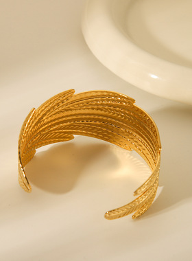 日本品质INS欧美夸张钛钢手镯设计感18K金不锈钢羽毛手镯轻奢百搭