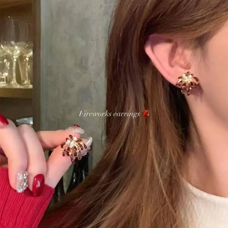 新年巨好看耳饰爆闪满锆金色小马珍珠吊坠耳钉女轻奢高级感耳环,淘宝优惠券,粉丝福利购,淘宝优惠卷