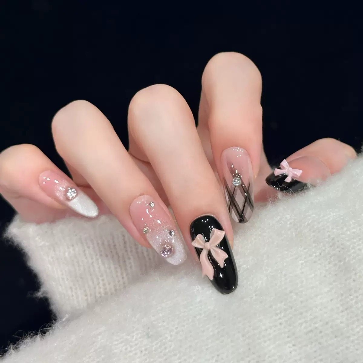 【公主格纹】甜酷风黑法粉蝴蝶结贴钻渐变猫眼甜心格纹手工穿戴甲,淘宝优惠券,粉丝福利购,淘宝优惠卷