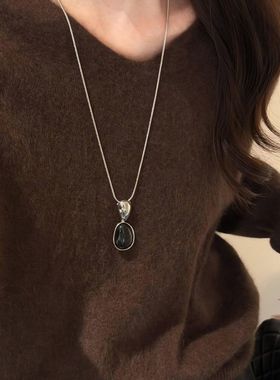 黑色水滴抽拉可调节钛钢项链女轻奢高级感秋冬毛衣链个性挂脖配饰