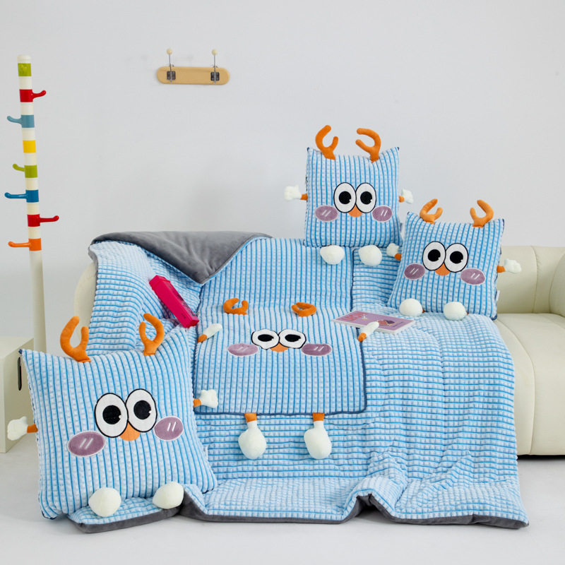 新款高克重牛奶绒抱枕被车载沙发午休靠垫 多功能卡通抱枕被,淘宝优惠券,粉丝福利购,淘宝优惠卷