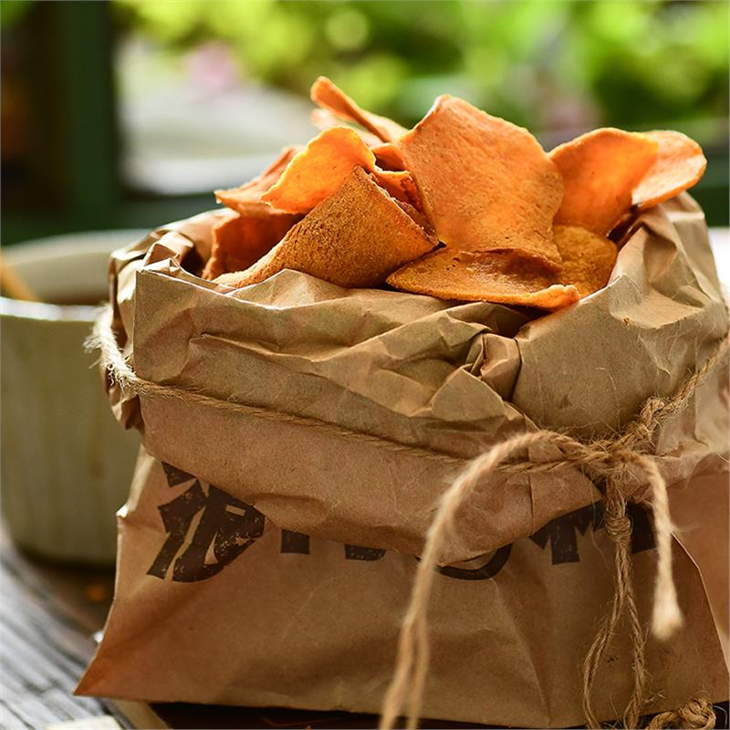 Sweet potato chips crispy baked sweet potato chips crispy sweet potato chips crispy casual snack potato chips old-fashioned