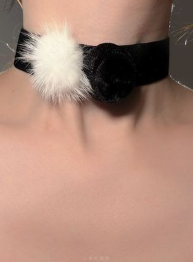 秋冬优雅气质黑色花朵白色毛绒颈链甜美气质时髦洋气小众锁骨链女