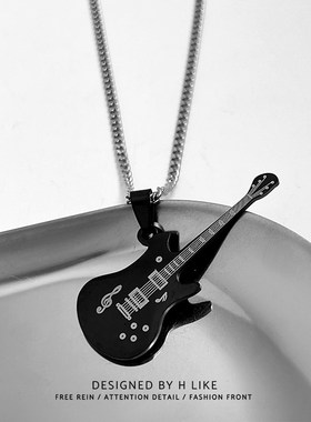 黑蓝色吉他项链吊坠饰品钛钢蛇骨短款卫毛衣链男女气质风配饰潮酷