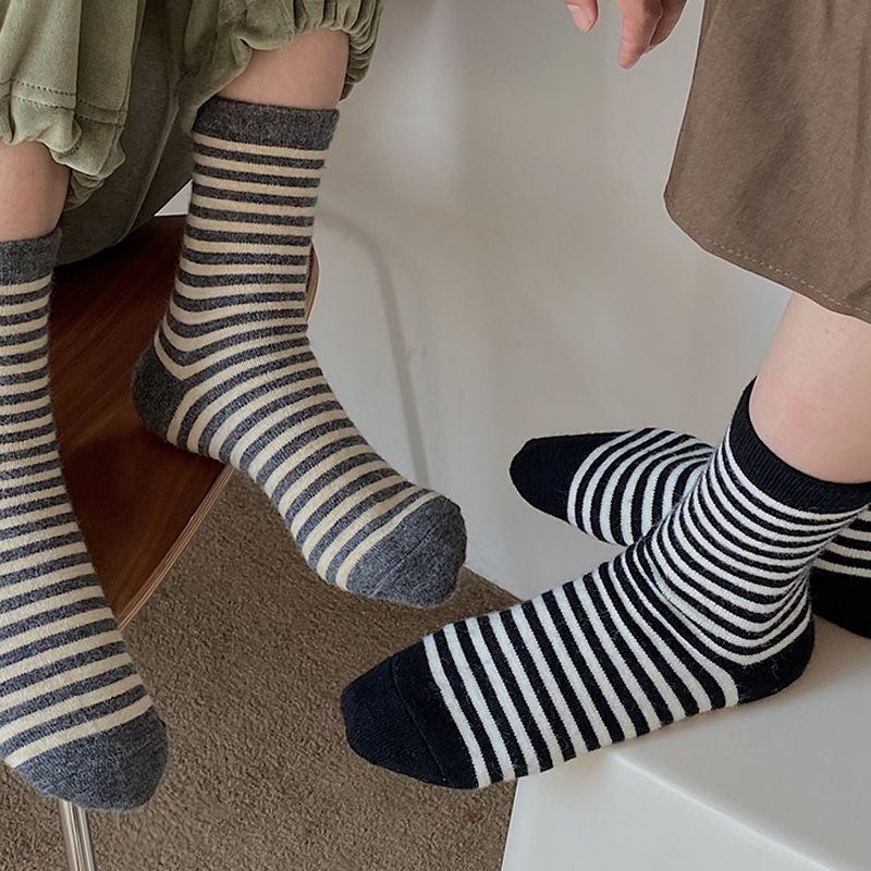 条纹袜子女中筒袜秋冬加厚ins潮百搭纯棉吸汗透气全棉简约长筒袜 - 图2