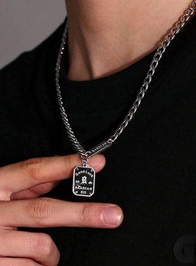 AKAKGood Luck方牌潮流嘻哈吊坠拼接钛钢古巴项链男女同款情侣款