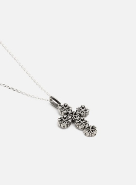 MIDNIGHTFACTORY Maltese-Cross Quadruplets Cross 项链HBX
