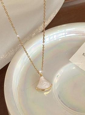 轻奢高级设计感母贝扇形项链女