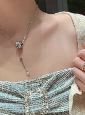 小蛮腰项链男女同款钛钢不掉色吊坠高级感时尚潮男卫衣链个性送礼