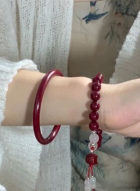 新中式复古风醒狮串珠手链本命年小众设计高颜值朱红叮当手镯饰品