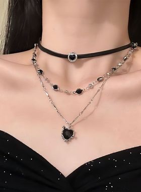 甜酷辣妹风皮革爱心项链