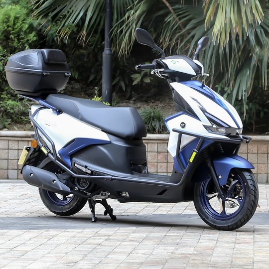 新款电喷QJ钱江鸿125CCABS踏板车男女款代步燃油助力省油摩托车