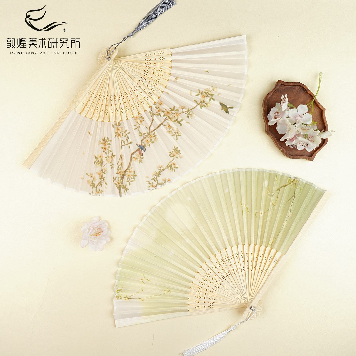 敦煌绢布折扇中国风花鸟扇子新中式折叠便携古风汉服旗袍跳舞扇