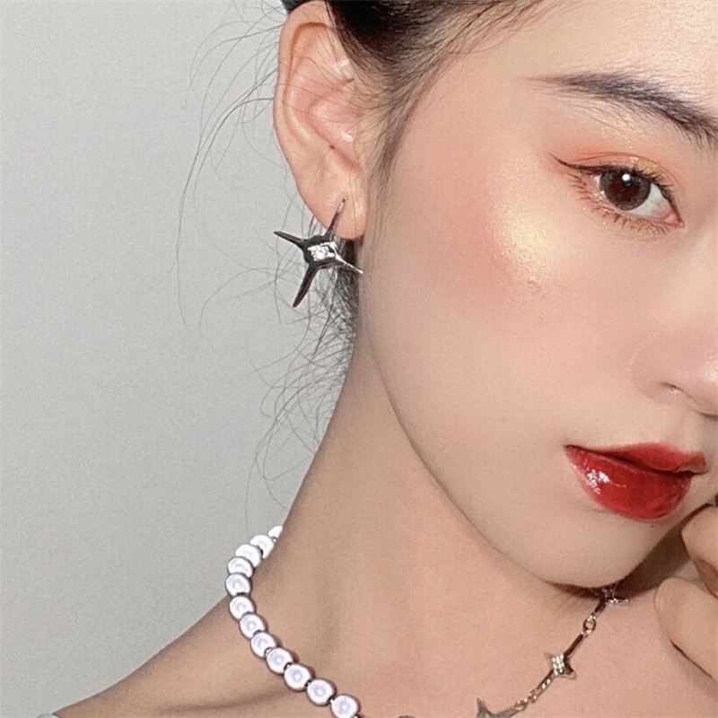 闪光十字架耳环男女情侣款钛钢冷淡风明星同款耳饰简约耳钉