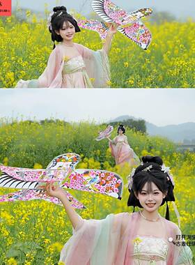 山东潍坊传统沙燕风筝女生踏青手拿纸鸢油菜花田汉服配饰拍照道具