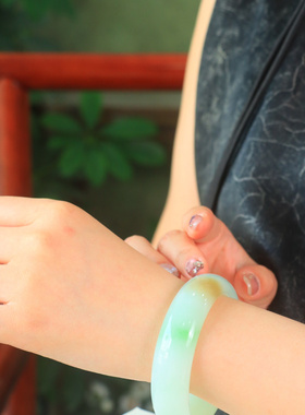 玉镯子平安镯籽料带证书带证书