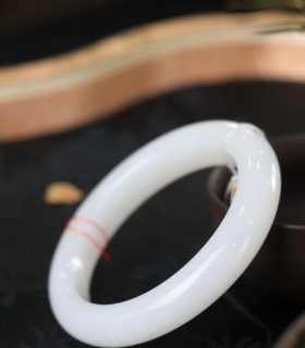 天然和田白玉平安镯女款玉石手镯