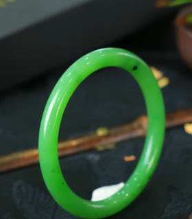 天然青玉圆条冰种正圈圆条手镯