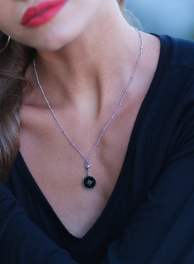 欧美轻奢冷珐琅八芒星黑色圆盘银色项链坠吊坠现货独特