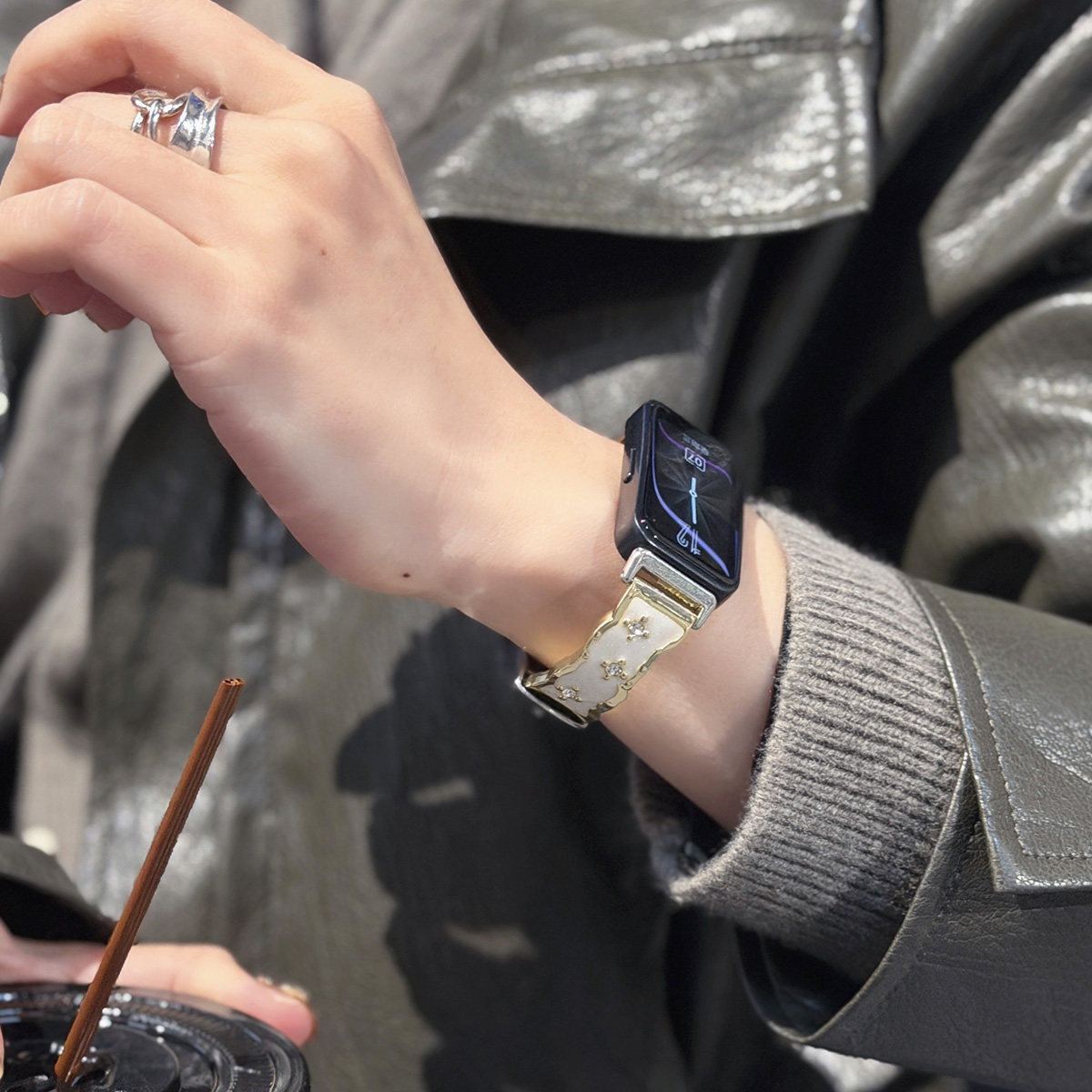 萱芊【星河拼鳄鱼纹】适用华为手环10表带9手表8荣耀10运动皮质7腕带新款watch九通用智能nfc女小香风高级感,淘宝优惠券,粉丝福利购,淘宝优惠卷