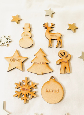 Personalized Christmas table decoration with wooden handicr